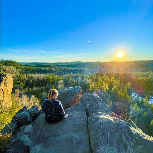 Meet your Posher, Lauren - Picture 1 of 1